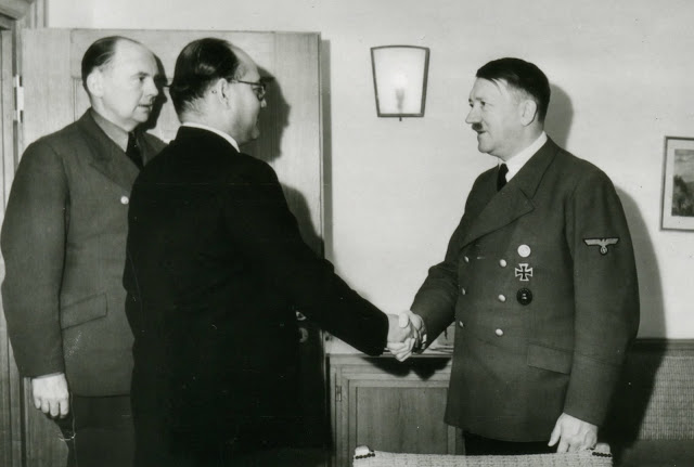 Neta ji met Adolf Hitler on May 29, 1942 at the Reich Chancellery